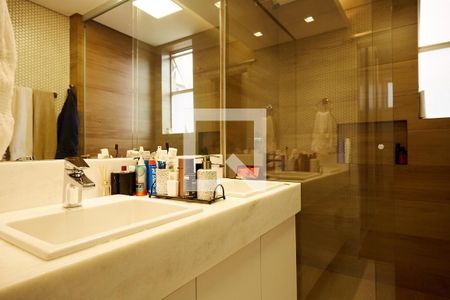 Apartamento para alugar com 180m², 4 quartos e 3 vagas Apartamento para alugar com 180m², 4 quartos e 3 vagasQuarto