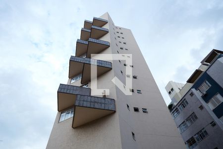 Apartamento para alugar com 180m², 4 quartos e 3 vagas Apartamento para alugar com 180m², 4 quartos e 3 vagasFachada