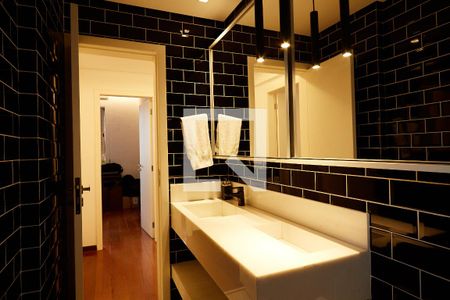 Apartamento para alugar com 180m², 4 quartos e 3 vagas Apartamento para alugar com 180m², 4 quartos e 3 vagasBanheiro