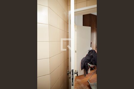 Apartamento para alugar com 180m², 4 quartos e 3 vagas Apartamento para alugar com 180m², 4 quartos e 3 vagasBanheiro de Serviço