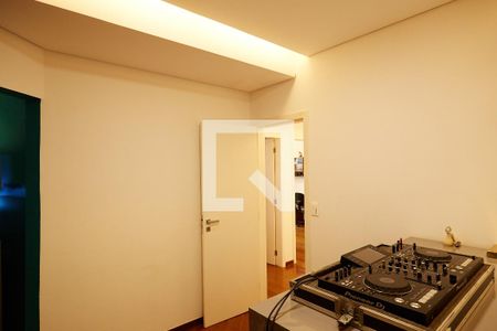 Apartamento para alugar com 180m², 4 quartos e 3 vagas Apartamento para alugar com 180m², 4 quartos e 3 vagasSala