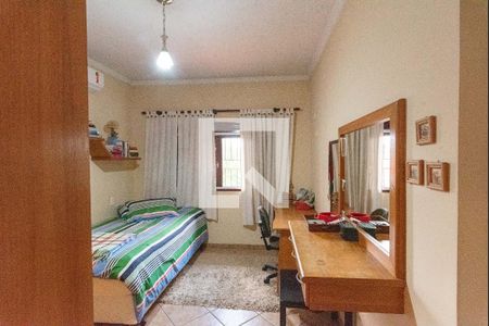 Casa à venda com 352m², 4 quartos e 4 vagasSuíte 2