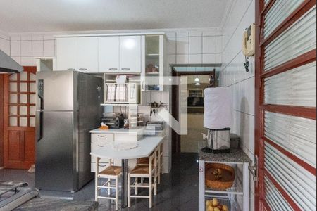 Casa à venda com 352m², 4 quartos e 4 vagasCozinha