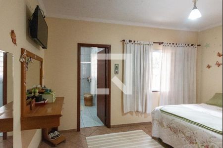 Casa à venda com 352m², 4 quartos e 4 vagasSuíte 3