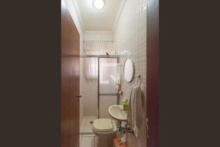 Casa à venda com 352m², 4 quartos e 4 vagasBanheiro de Serviço