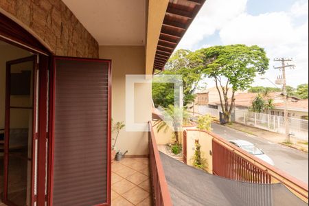 Casa à venda com 352m², 4 quartos e 4 vagasSuíte 1