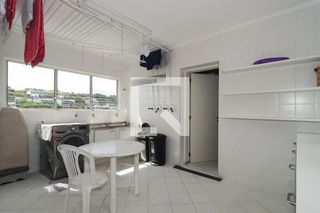 Casa para alugar com 1200m², 4 quartos e 5 vagas Casa para alugar com 1200m², 4 quartos e 5 vagasÁrea de Serviço