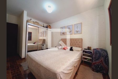 Casa de condomínio à venda com 230m², 3 quartos e 2 vagas