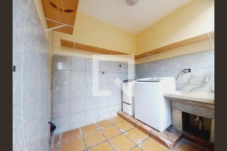 Casa de condomínio à venda com 230m², 3 quartos e 2 vagas
