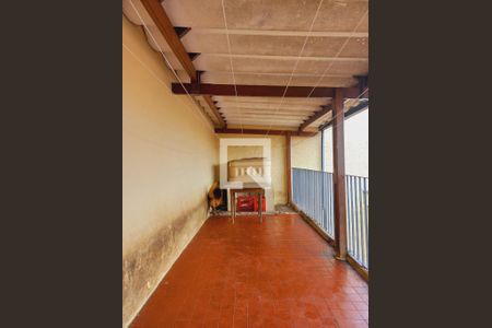 Casa de condomínio à venda com 230m², 3 quartos e 2 vagas