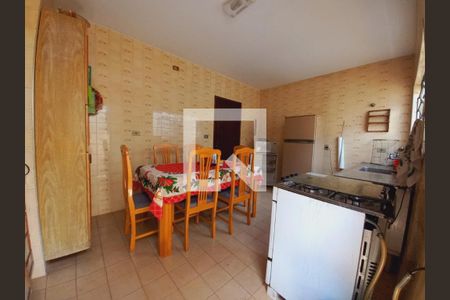 Casa de condomínio à venda com 230m², 3 quartos e 2 vagas