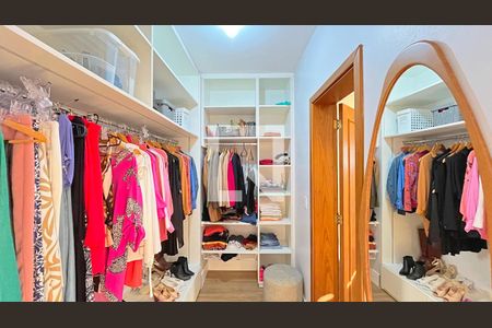 Casa à venda com 294m², 3 quartos e 4 vagas