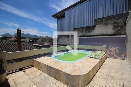 Casa à venda com 224m², 4 quartos e 3 vagasPiscina