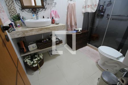 Casa à venda com 224m², 4 quartos e 3 vagasQuarto 3 - Banheiro da Suíte