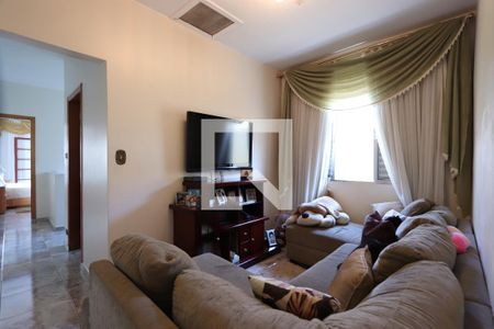 Casa à venda com 200m², 3 quartos e 2 vagasSala de TV