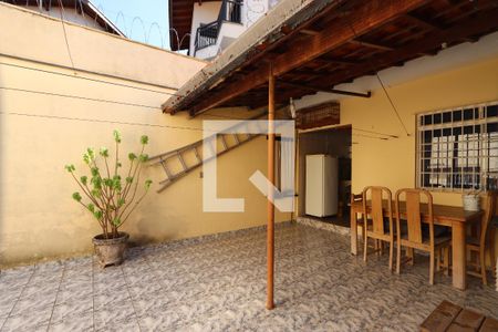 Casa à venda com 200m², 3 quartos e 2 vagasQuintal