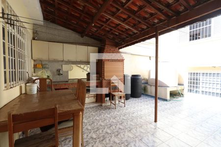 Casa à venda com 200m², 3 quartos e 2 vagasQuintal