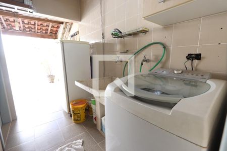 Casa à venda com 200m², 3 quartos e 2 vagasLavanderia