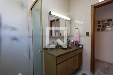 Casa à venda com 200m², 3 quartos e 2 vagasBanheiro