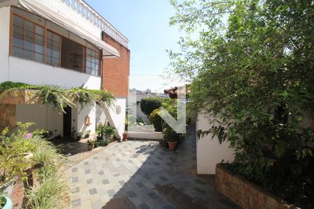 Casa à venda com 260m², 5 quartos e 8 vagasQuintal
