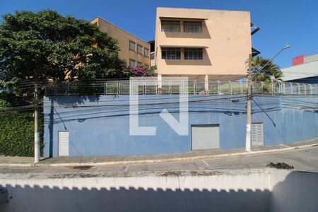 Casa à venda com 260m², 5 quartos e 8 vagasQuarto 3 - Varanda