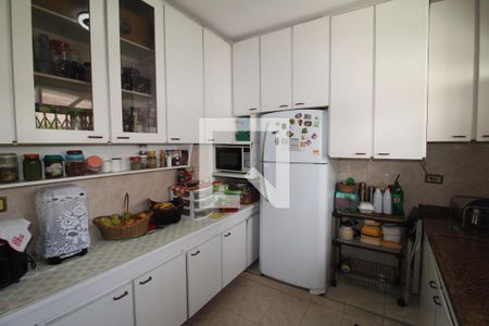 Casa à venda com 260m², 5 quartos e 8 vagasCozinha