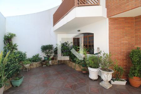 Casa à venda com 260m², 5 quartos e 8 vagasÁrea Comum