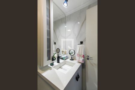 Apartamento à venda com 85m², 2 quartos e 2 vagas Apartamento à venda com 85m², 2 quartos e 2 vagasBanheiro da Suíte 1