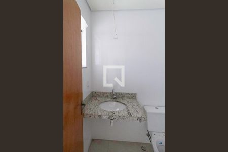 Casa à venda com 133m², 2 quartos e 1 vagaBanheiro da suíte