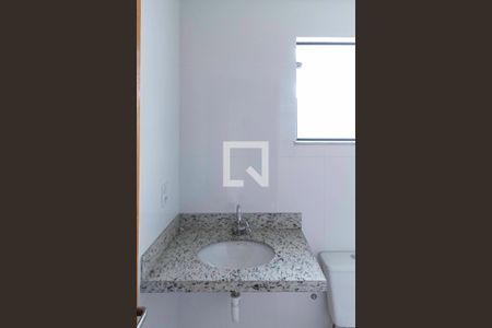 Casa à venda com 133m², 2 quartos e 1 vagaBanheiro social