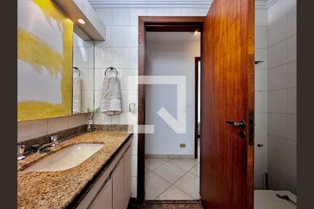 Apartamento à venda com 280m², 3 quartos e 3 vagas Apartamento à venda com 280m², 3 quartos e 3 vagasBanheiro Social