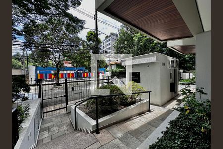 Apartamento à venda com 280m², 3 quartos e 3 vagas Apartamento à venda com 280m², 3 quartos e 3 vagasEntrada