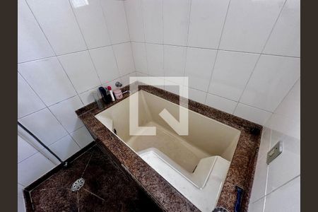 Apartamento à venda com 280m², 3 quartos e 3 vagas Apartamento à venda com 280m², 3 quartos e 3 vagasBanheiro Suíte
