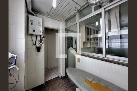 Apartamento à venda com 280m², 3 quartos e 3 vagas Apartamento à venda com 280m², 3 quartos e 3 vagasÁrea de Serviço