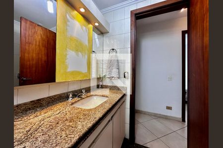 Apartamento à venda com 280m², 3 quartos e 3 vagas Apartamento à venda com 280m², 3 quartos e 3 vagasBanheiro Social