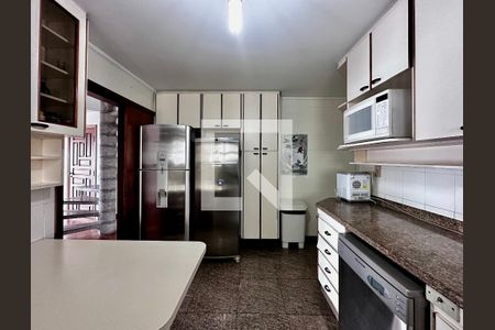 Apartamento à venda com 280m², 3 quartos e 3 vagas Apartamento à venda com 280m², 3 quartos e 3 vagasCozinha