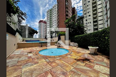 Apartamento à venda com 280m², 3 quartos e 3 vagas Apartamento à venda com 280m², 3 quartos e 3 vagasPiscina
