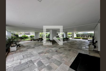 Apartamento à venda com 280m², 3 quartos e 3 vagas Apartamento à venda com 280m², 3 quartos e 3 vagasÁrea comum