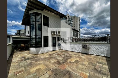 Apartamento à venda com 280m², 3 quartos e 3 vagas Apartamento à venda com 280m², 3 quartos e 3 vagasTerraço Superior