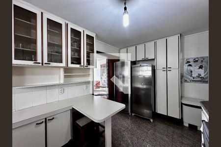 Apartamento à venda com 280m², 3 quartos e 3 vagas Apartamento à venda com 280m², 3 quartos e 3 vagasCozinha