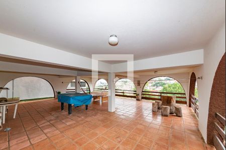 Casa à venda com 450m², 4 quartos e 3 vagas Casa à venda com 450m², 4 quartos e 3 vagasVaranda