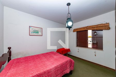 Casa à venda com 450m², 4 quartos e 3 vagas Casa à venda com 450m², 4 quartos e 3 vagasQuarto 2