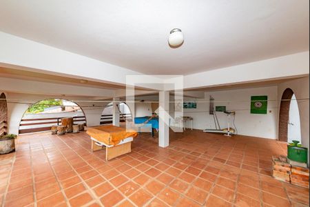 Casa à venda com 450m², 4 quartos e 3 vagas Casa à venda com 450m², 4 quartos e 3 vagasVaranda