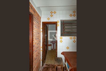 Casa à venda com 450m², 4 quartos e 3 vagas Casa à venda com 450m², 4 quartos e 3 vagasÁrea de Serviço