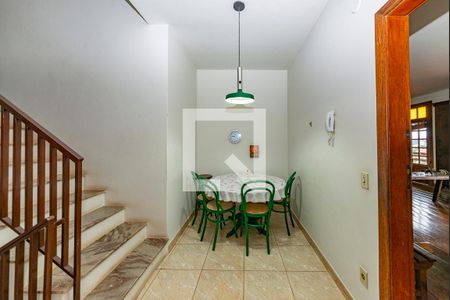 Casa à venda com 450m², 4 quartos e 3 vagas Casa à venda com 450m², 4 quartos e 3 vagasCozinha