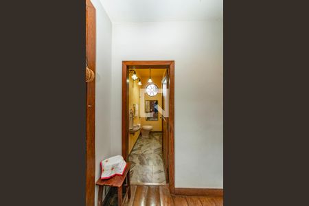 Casa à venda com 450m², 4 quartos e 3 vagas Casa à venda com 450m², 4 quartos e 3 vagasLavabo