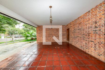 Casa à venda com 450m², 4 quartos e 3 vagas Casa à venda com 450m², 4 quartos e 3 vagasEntrada - Garagem