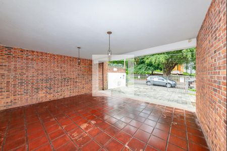 Casa à venda com 450m², 4 quartos e 3 vagas Casa à venda com 450m², 4 quartos e 3 vagasEntrada - Garagem