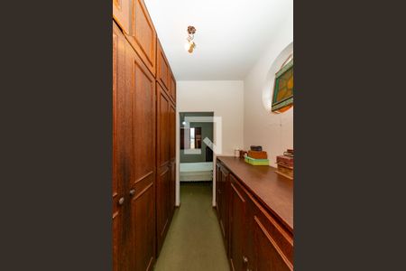 Casa à venda com 450m², 4 quartos e 3 vagas Casa à venda com 450m², 4 quartos e 3 vagasCloset da suíte