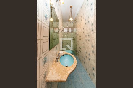 Casa à venda com 450m², 4 quartos e 3 vagas Casa à venda com 450m², 4 quartos e 3 vagasBanheiro Social 2